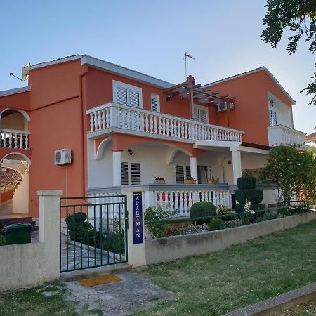 Apartments Martinovic By The Sea Куклица Экстерьер фото