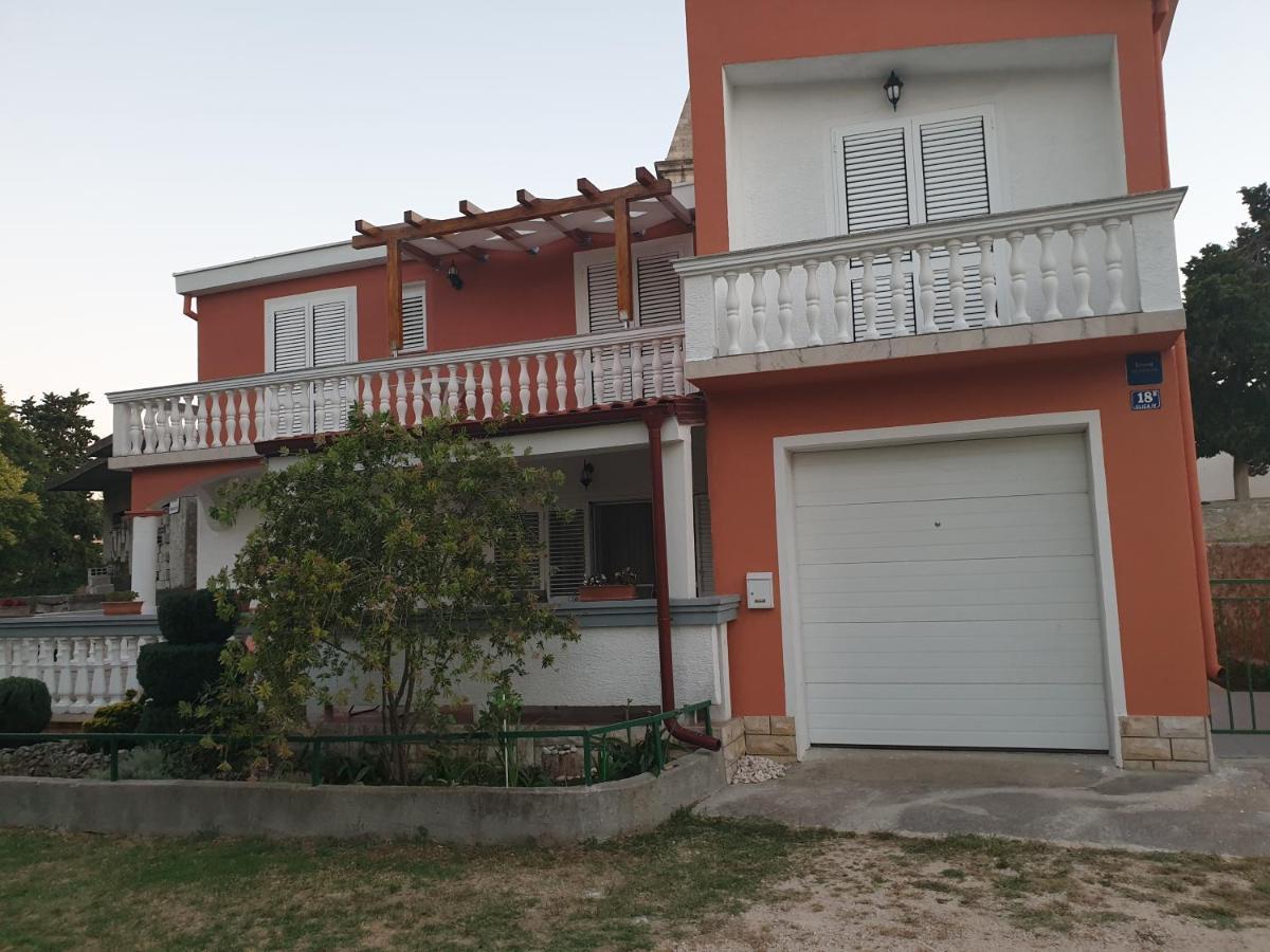 Apartments Martinovic By The Sea Куклица Экстерьер фото