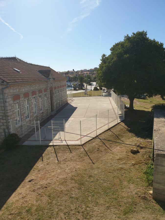 Apartments Martinovic By The Sea Куклица Экстерьер фото
